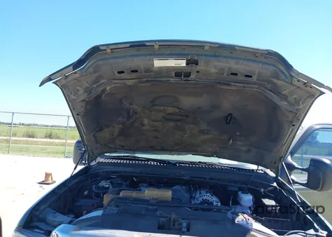 2001 Ford Excursion Limited from USA, damaged, VIN 1FMNU42F51EA09070